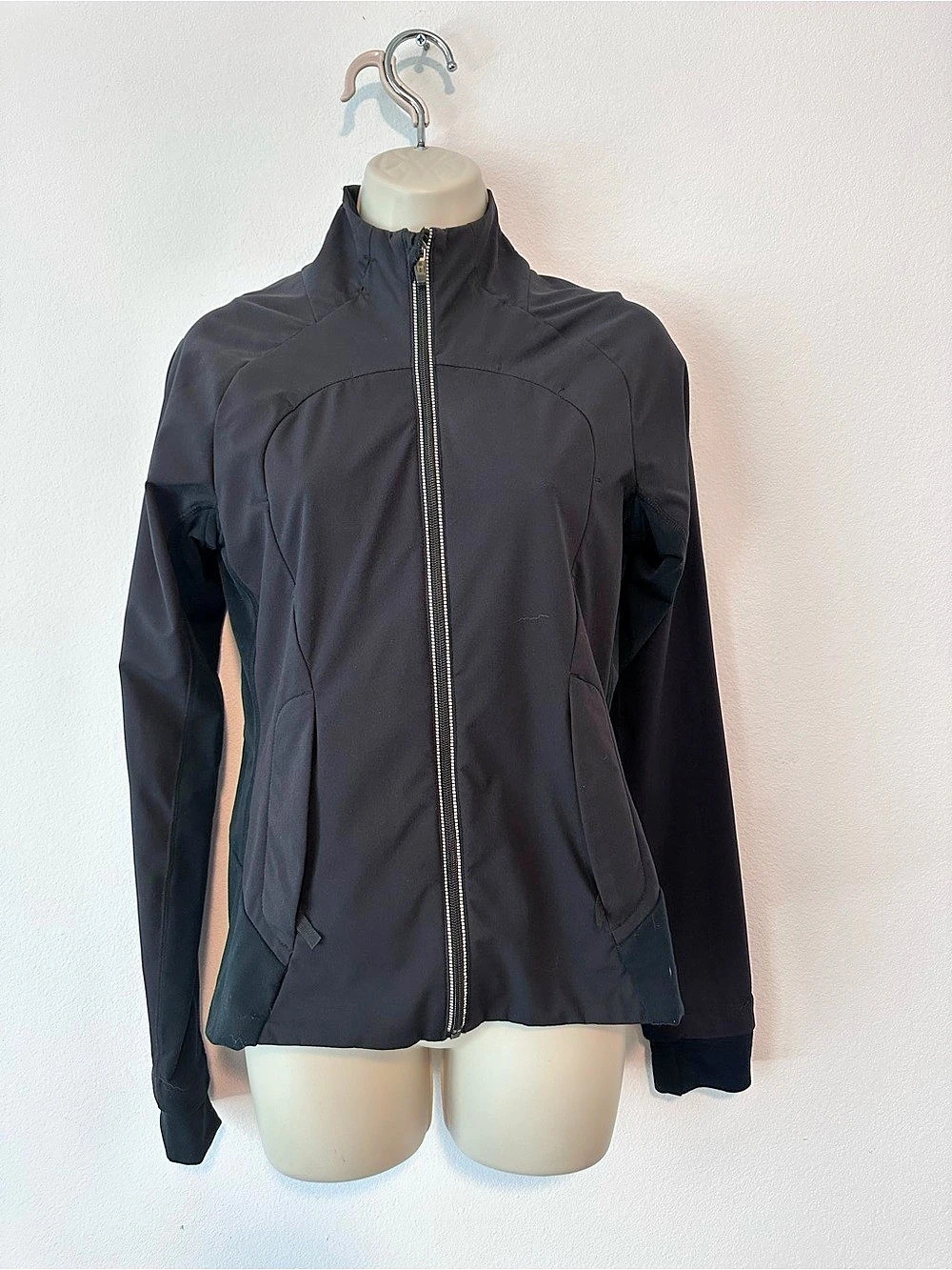 lululemon Women's Full-Zip Athletic Jacket in Black